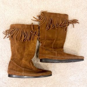 Minnetonka Mid Calf Suede Fringe Boot